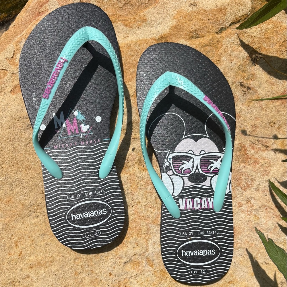 Havaianas Black & Mint Flip Flops with Mickey Design Sold Out Online Size 2Y